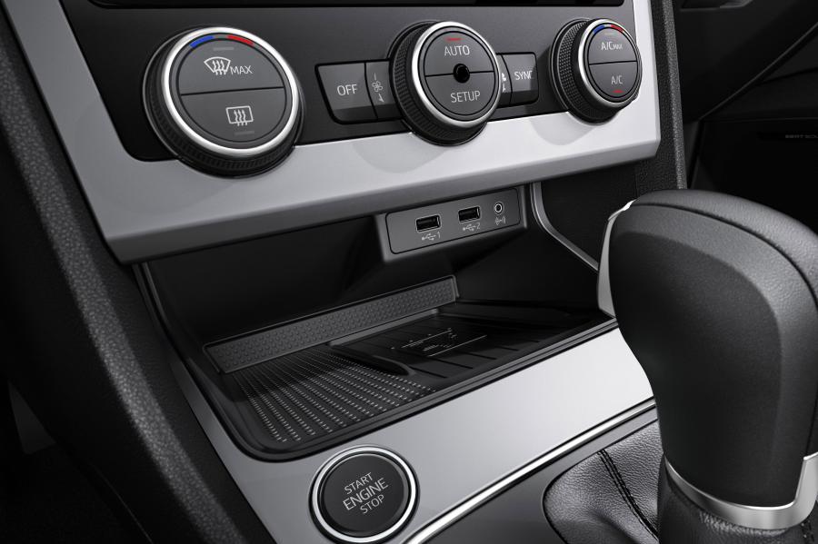 Детали интерьера Seat Leon FR 2016 года  (WW) (фото 24 из 30)